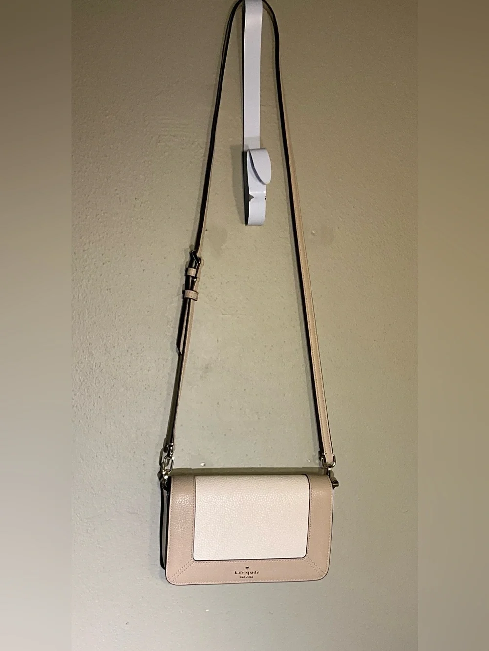 NWOT Kate Spade Two-Tone Pebbled Leather Crossbody Bag in Cream and Taupe